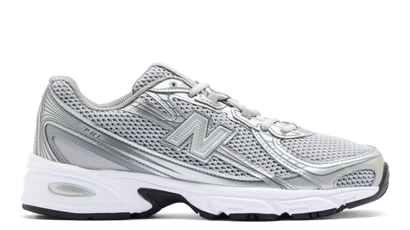 New Balance 740