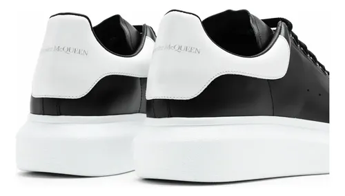 Alexander McQueen Oversized in black and white