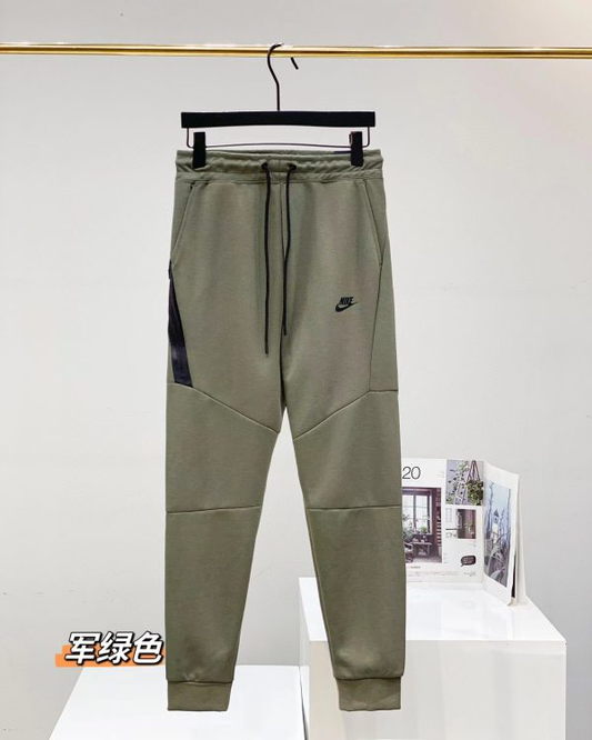 Hellgrüne Tech-Hose