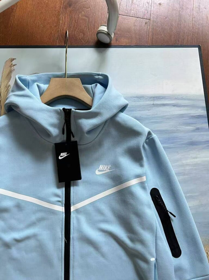 Nike tech Azul con blanco