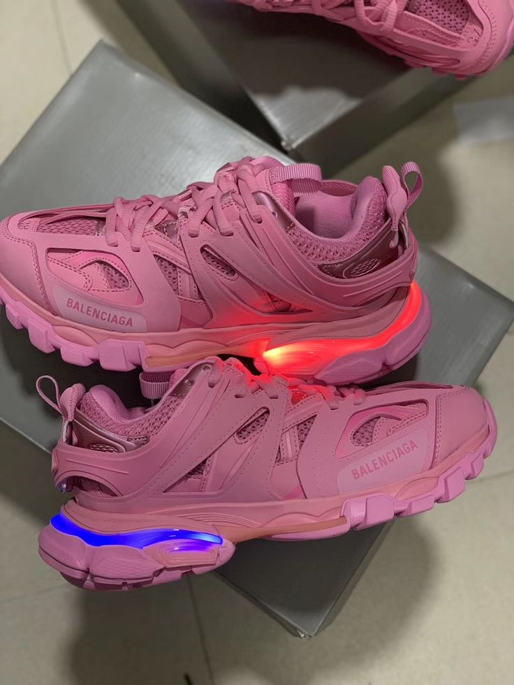 Balenciaga Track Led Rosada
