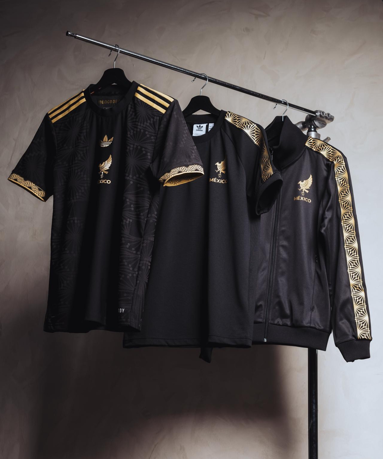 Mexico Gold Jersey Black Hombre - SS25