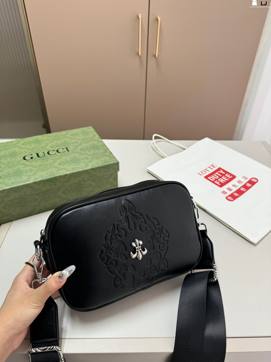 Bolso chrome hearts Black
