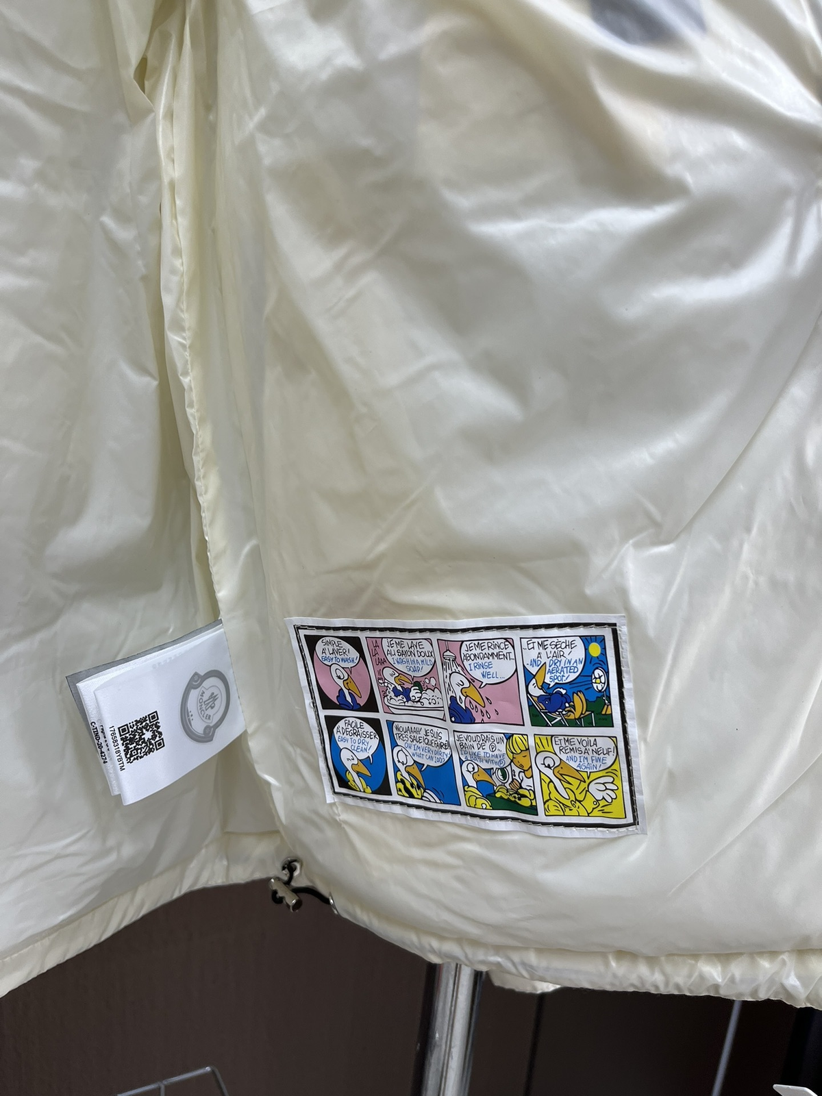 Moncler Montbeliard Down Jacket white