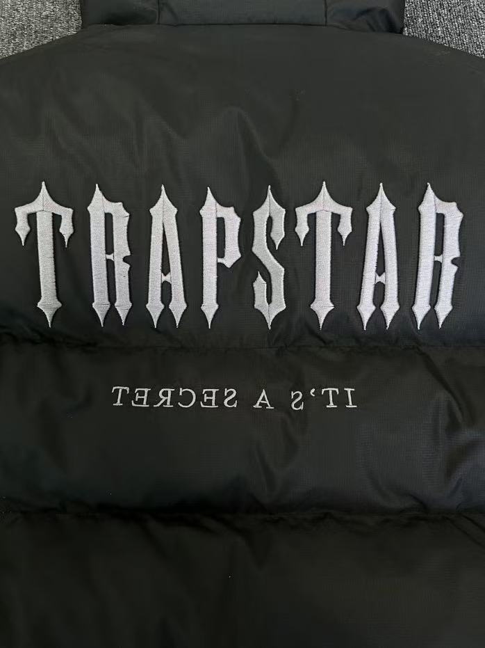 Trapstar Hyperdrive Technical Jacket "Black"