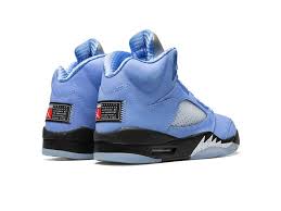 Nike Air Jordan 5 Retro UNC